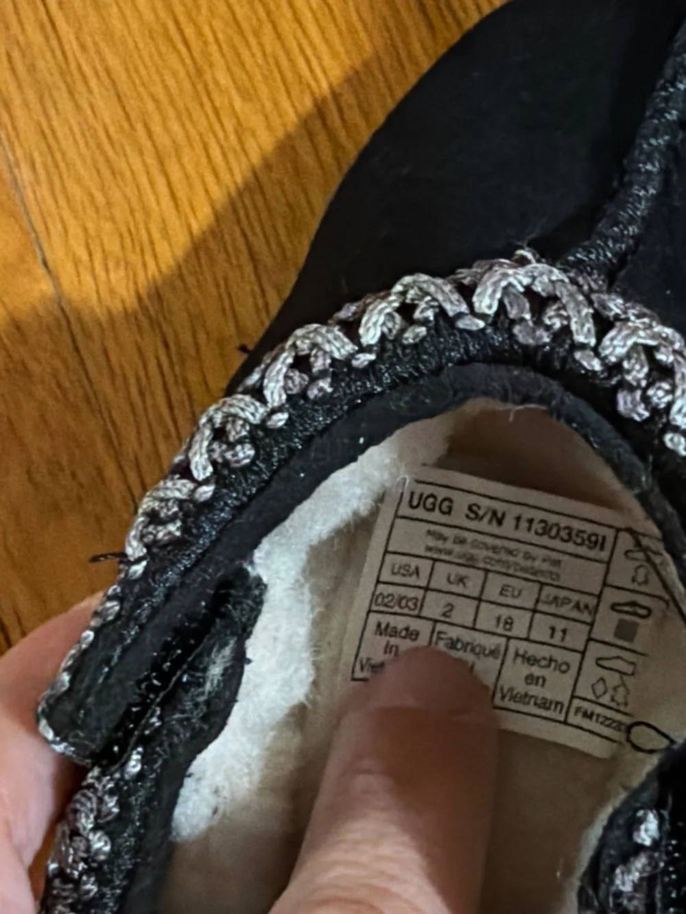 UGG black new
